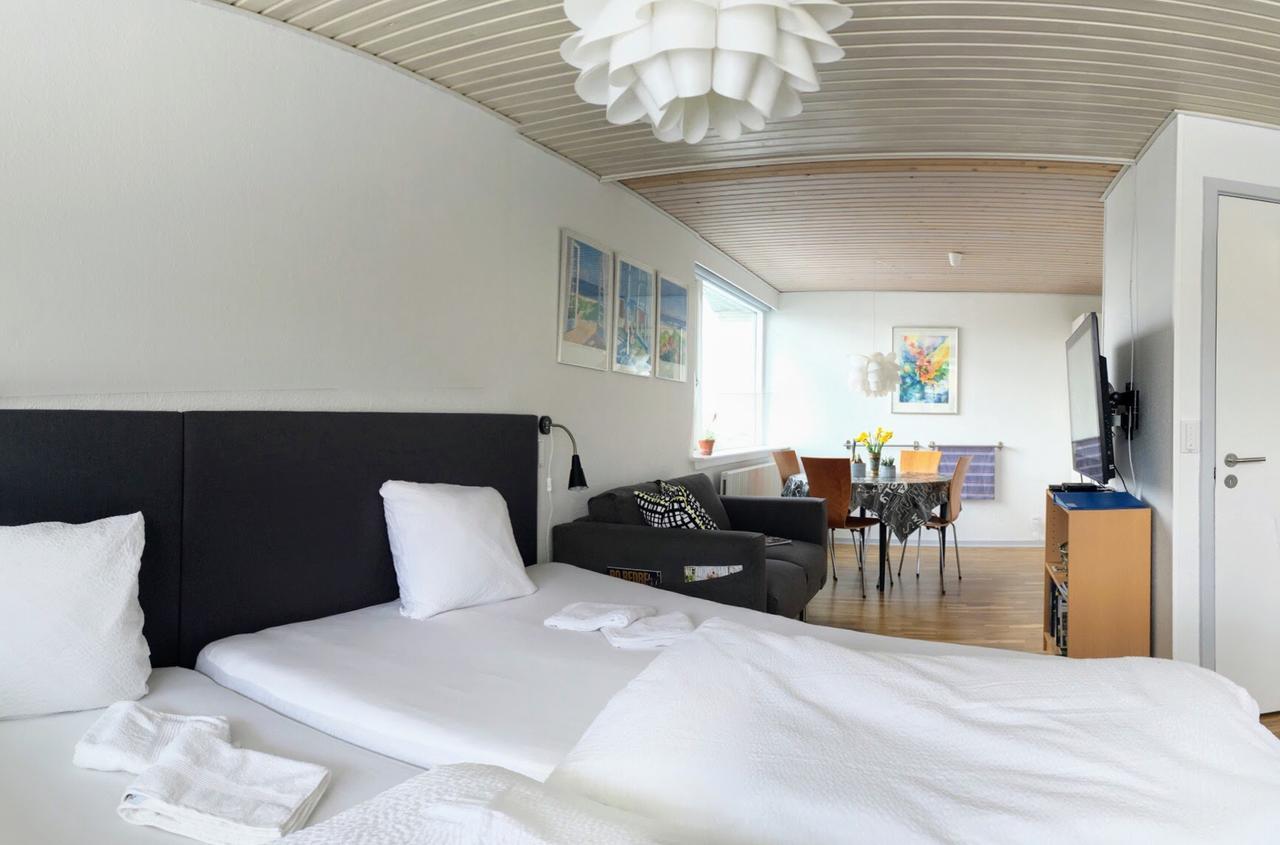 2 Rooms, Private Kitchen, Bathroom, And Garden. Århus 外观 照片