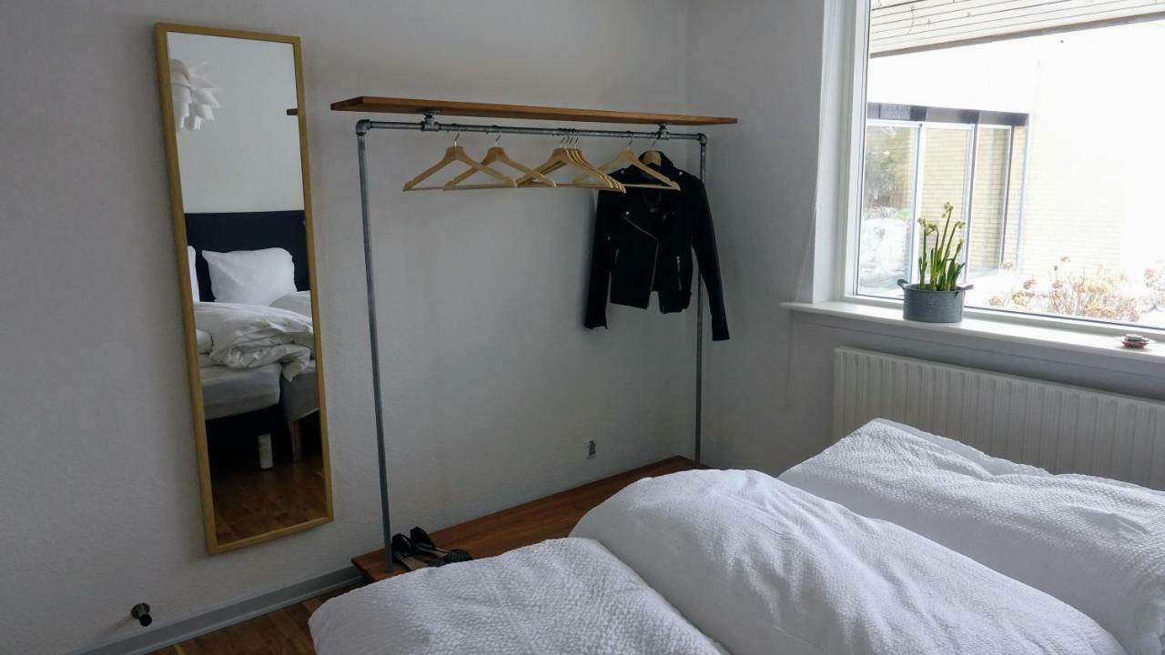 2 Rooms, Private Kitchen, Bathroom, And Garden. Århus 外观 照片